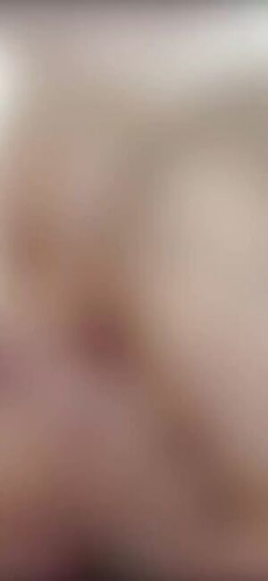 Aspen Reign & Naomi Woods cumkiss