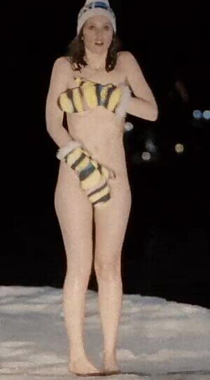 Imagine finding Felicity Jones in the middle of the road like this ... fuck!