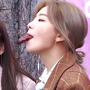 Red Velvet - Seulgi +Tube Steak = No Hands Necessary