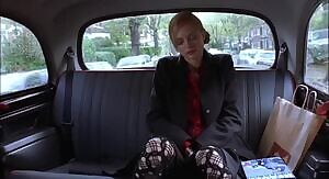 Heather Graham getting horny in the taxi