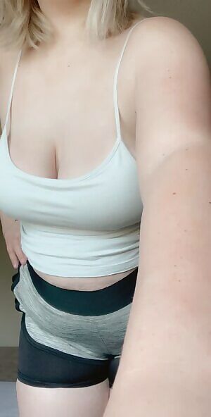 Alexa play “drop it like it’s hot”