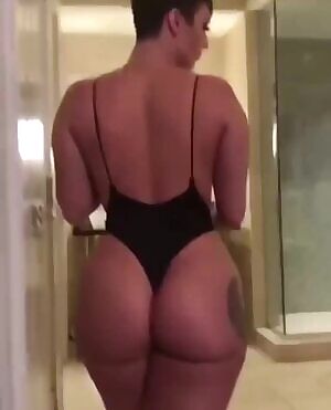 Hot milf showing her body