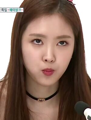 Apink - Naeun swallows